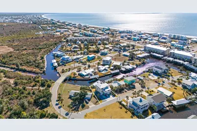 118 N 38th St, Mexico Beach, FL 32456 - Photo 4