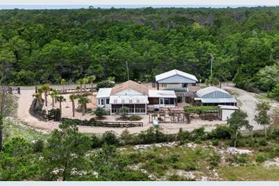 161 Beacon St, Carrabelle, FL 32322 - Photo 1