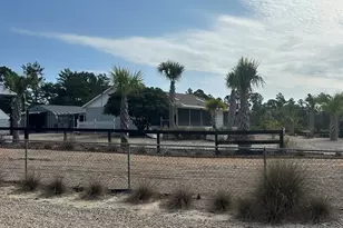 161 Beacon St, Carrabelle, FL 32322 - Photo 2