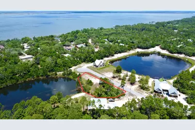 183 Lakes On The Bluff Dr, Eastpoint, FL 32328 - Photo 2