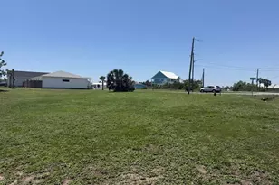 320 Hatley Dr, Mexico Beach, FL 32456 - Photo 1