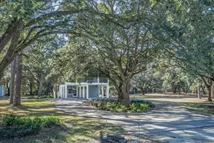 140 Craig St, Carrabelle, FL 32322 - Photo 1
