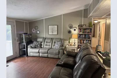 279 Sealy Dr, Wewahitchka, FL 32465 - Photo 2