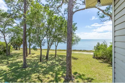 79 S Bay Shore Dr, Eastpoint, FL 32328 - Photo 32