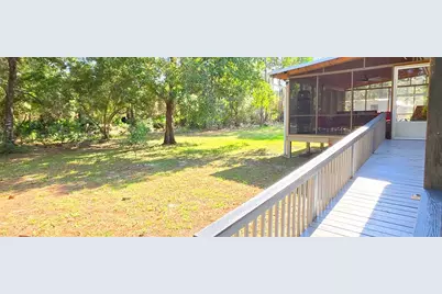 184 N Bay Shore Dr, Eastpoint, FL 32328 - Photo 10