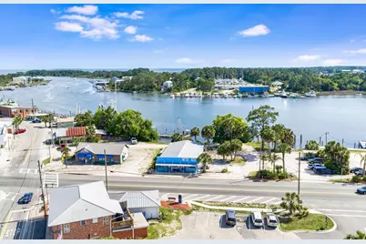 104 St James Ave, Carrabelle, FL 32322 - Photo 8