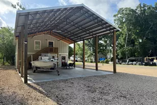 812 N W Ave C, Carrabelle, FL 32322 - Photo 1
