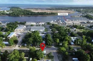 812 N W Ave C, Carrabelle, FL 32322 - Photo 34