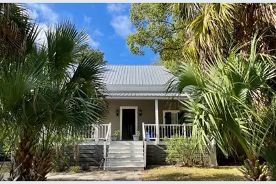 124 8th St, Apalachicola, FL 32320 - Photo 1