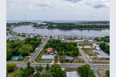 501 NW Ave B, Carrabelle, FL 32322 - Photo 2
