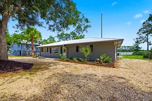 427 River Rd, Carrabelle, FL 32322 - Photo 1