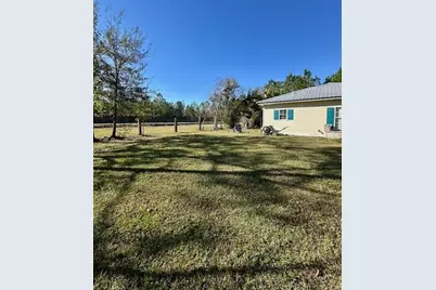 303 Angela Ct, Wewahitchka, FL 32465 - Photo 2
