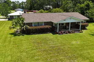 9 Apalachee St, Apalachicola, FL 32320 - Photo 1