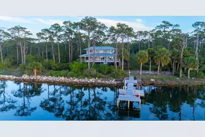 2039 Sand Dollar Trl, Saint George Island, FL 32328 - Photo 2