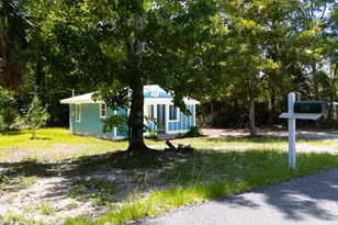 1209 NE 1st St, Carrabelle, FL 32322 - Photo 6