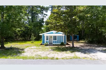 1209 NE 1st St, Carrabelle, FL 32322 - Photo 2