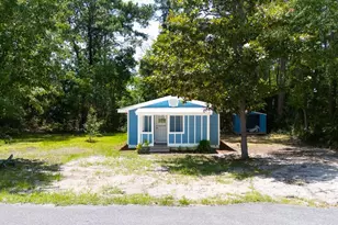 1209 NE 1st St, Carrabelle, FL 32322 - Photo 2