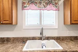 205 Riverview Dr, Wewahitchka, FL 32465 - Photo 8
