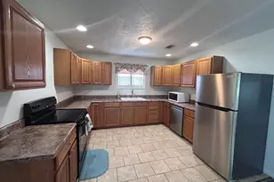205 Riverview Dr, Wewahitchka, FL 32465 - Photo 2