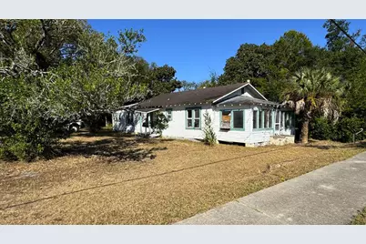 512 NW Ave A, Carrabelle, FL 32322 - Photo 2