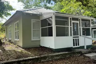 102/104 SE 1st St, Carrabelle, FL 32322 - Photo 8