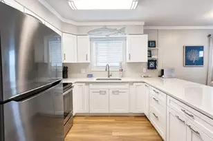 151 Beach St, Port Saint Joe, FL 32456 - Photo 10