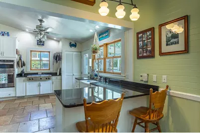 111 4th St, Apalachicola, FL 32320 - Photo 12