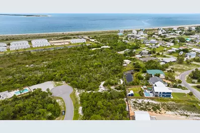 205 S Brooks Ave, Port Saint Joe, FL 32456 - Photo 10
