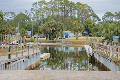 221 Franklin St, Lanark Village, FL 32323 - Photo 10