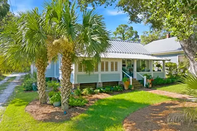 108 Ave D, Apalachicola, FL 32320 - Photo 2
