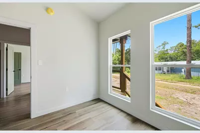610 W 10th St, Carrabelle, FL 32322 - Photo 14