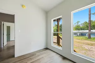 610 W 10th St, Carrabelle, FL 32322 - Photo 14