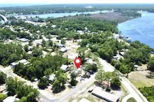 610 W 10th St, Carrabelle, FL 32322 - Photo 10