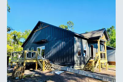 610 W 10th St, Carrabelle, FL 32322 - Photo 4