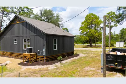 610 W 10th St, Carrabelle, FL 32322 - Photo 28