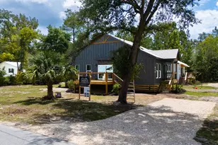610 W 10th St, Carrabelle, FL 32322 - Photo 26