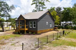 610 W 10th St, Carrabelle, FL 32322 - Photo 30
