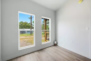 610 W 10th St, Carrabelle, FL 32322 - Photo 18