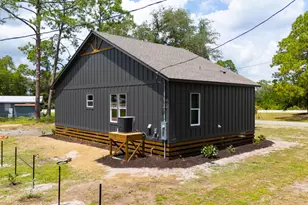 610 W 10th St, Carrabelle, FL 32322 - Photo 28