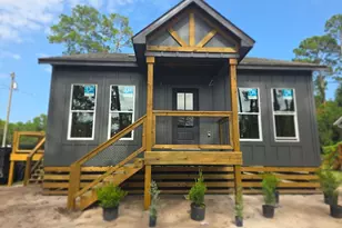 610 W 10th St, Carrabelle, FL 32322 - Photo 12