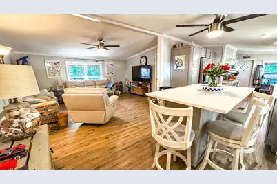 205 Marks St, Carrabelle, FL 32322 - Photo 10