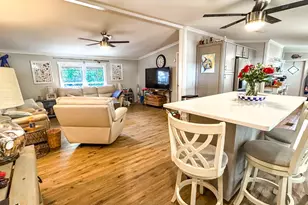 205 Marks St, Carrabelle, FL 32322 - Photo 10
