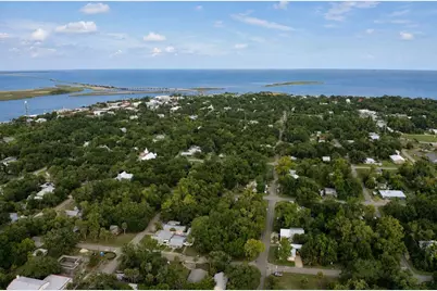 195 8th St, Apalachicola, FL 32320 - Photo 12