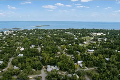 195 8th St, Apalachicola, FL 32320 - Photo 18