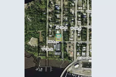 303 NW 12th St, Carrabelle, FL 32322 - Photo 4