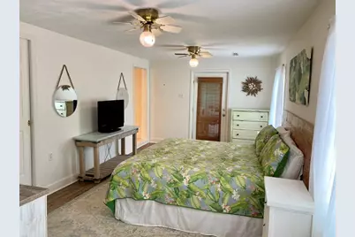 110 14th St, Apalachicola, FL 32320 - Photo 16