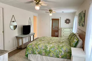 110 14th St, Apalachicola, FL 32320 - Photo 16
