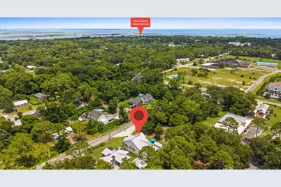 242 15th St, Apalachicola, FL 32320 - Photo 2