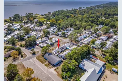 24 Pine St #5, Carrabelle, FL 32322 - Photo 2