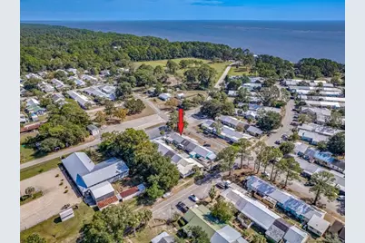 24 Pine St #5, Carrabelle, FL 32322 - Photo 4